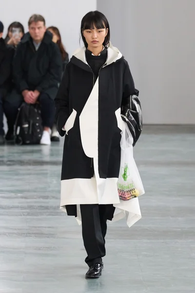 Look 19